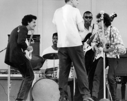 Mike Bloomfield and Bob Dylan with Jerome Arnold and Sam Lay at Newport